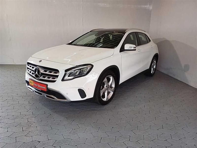 Weiß Gebraucht 2019 Mercedes GLA200 Urban SUV | 18.750 € (Fairer Preis) - Bild 1/4