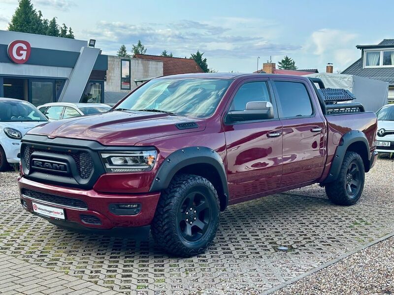 Rot Gebraucht 2019 Dodge Ram Abholung | 32.490 € (Fairer Preis) - Bild 1/4