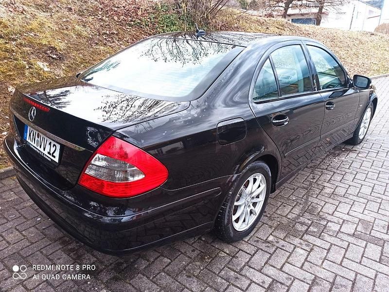 Gebraucht Mercedes E200 Classic 163 PS (119 kW) 2009 Schwarz Limousine
