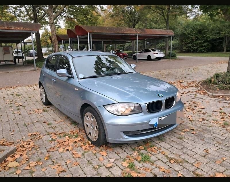 Gebraucht BMW 118 Lifestyle 143 PS (105 kW) 2011 Grau Kleinwagen
