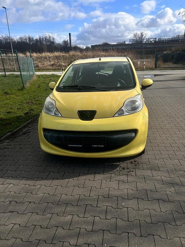 Gebraucht Peugeot 107 68 PS (50 kW) 2008 Kleinwagen
