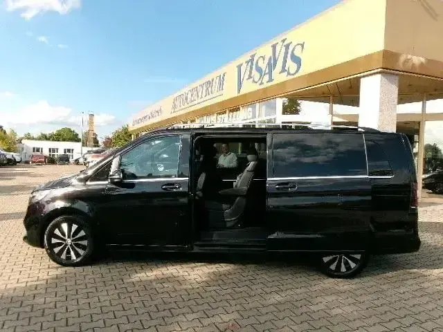 Gebraucht Mercedes V300 Avantgarde 237 PS (174 kW) 2024 Schwarz Van / Kleinbus
