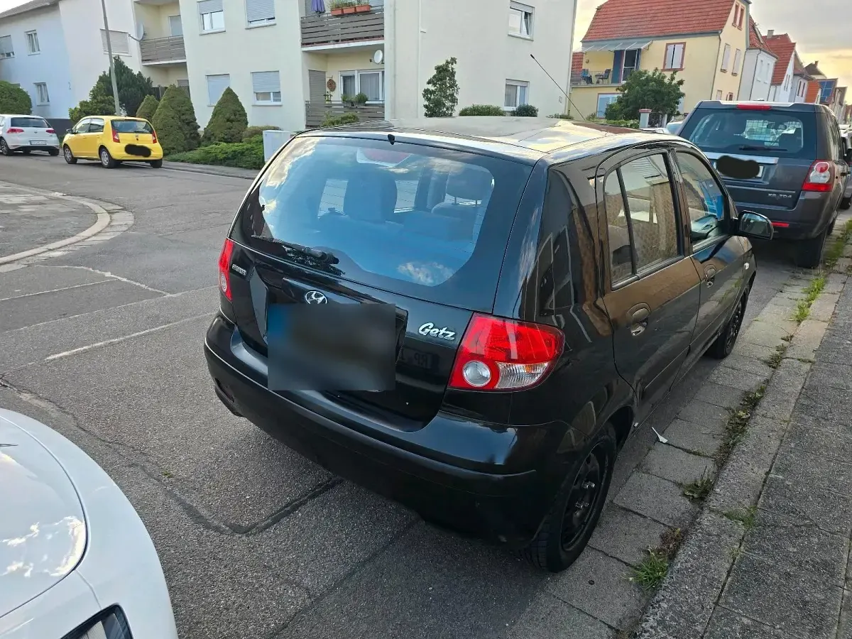 Second-hand Hyundai Getz 64 CP (47 kW) 2004 Negru Hatchback