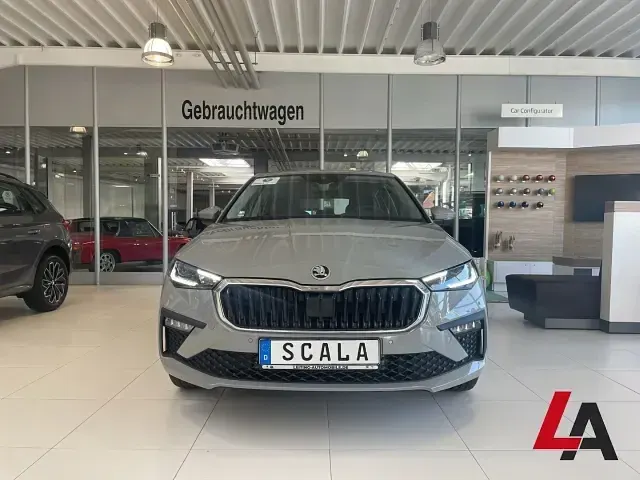 Gebraucht Skoda Scala Selection 116 PS (85 kW) 2024 Grau Kleinwagen