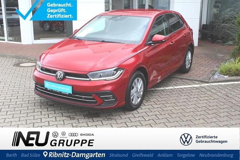 Kings red (metallic) Gebraucht 2022 VW Polo Style Kleinwagen | 20.779 € (Fairer Preis) - Bild 1/4