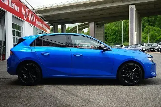 Gebraucht Opel Astra Enjoy 110 PS (80 kW) 2023 Blau Kleinwagen