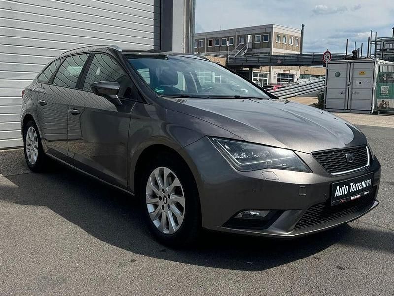 Grau Gebraucht 2014 Seat Leon ST Kombi | 5.499 € (Fairer Preis) - Bild 1/4