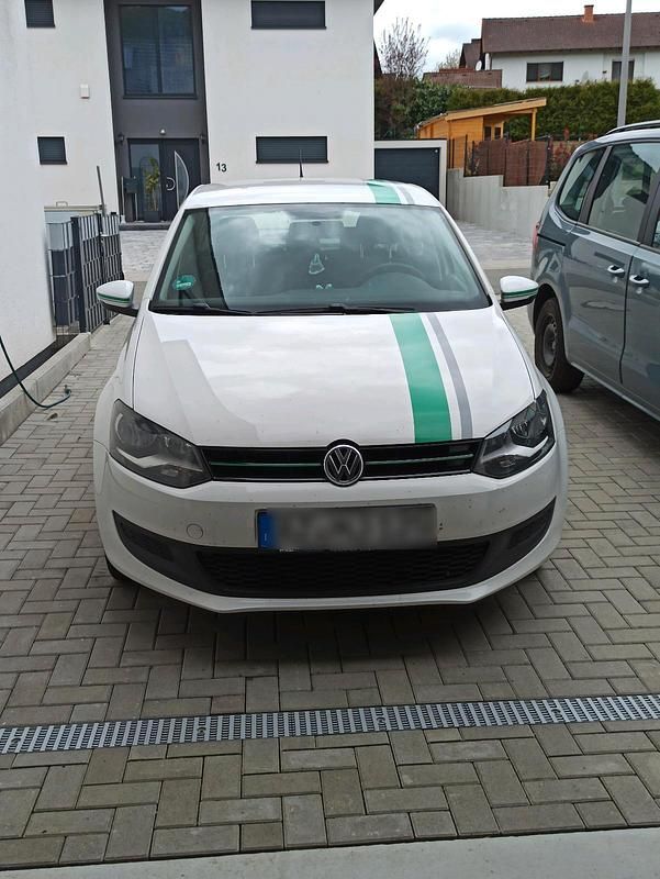 Weiß Gebraucht 2014 VW Polo Kleinwagen | 4.100 € (Fairer Preis) - Bild 1/4