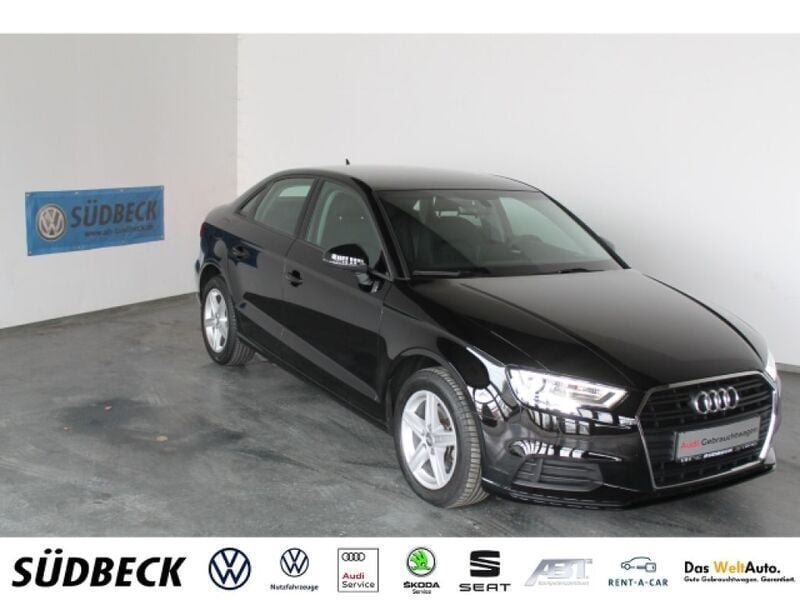 Brillantschwarz (metallic) Gebraucht 2018 Audi A3 Comfort Limousine | 19.990 € (Fairer Preis) - Bild 1/4