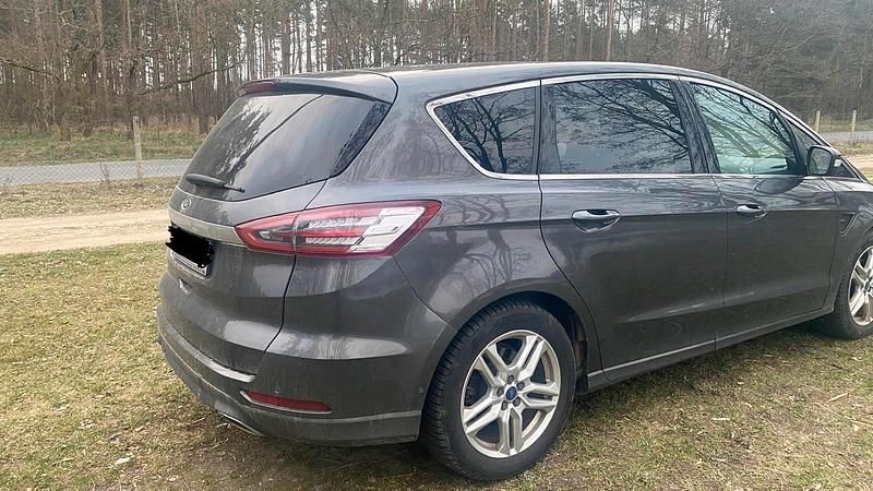 Gebraucht Ford S-MAX Titanium 179 PS (131 kW) 2016 Grau Van / Kleinbus