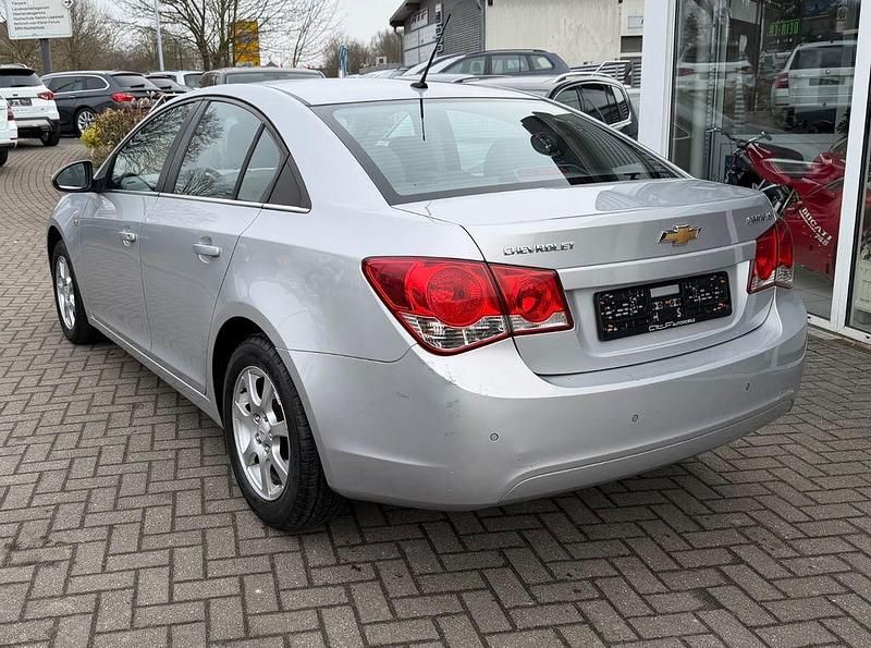 Gebraucht Chevrolet Cruze LT 150 PS (110 kW) 2010 Silber Limousine