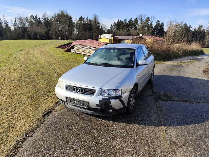 Gebraucht 2002 Audi A3 Ambiente Limousine | 500 € (Superpreis) - Bild 1/4