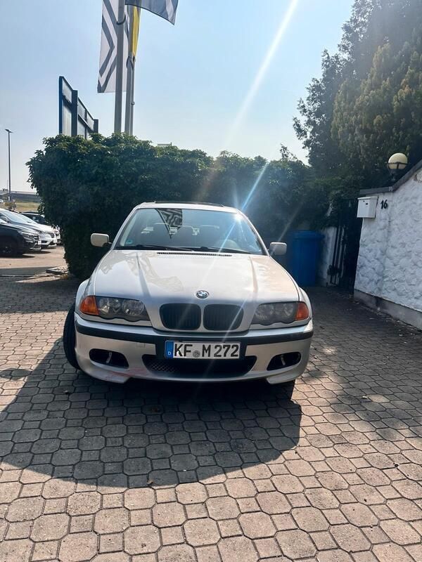 Silber Gebraucht 2000 BMW 320 Limousine | 4.300 € - Bild 1/4