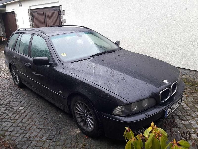 Käytetty BMW 525 163 HP (119 kW) 2002 Musta Farmari