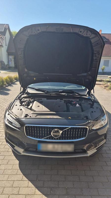 Gebraucht Volvo V90 CC 197 PS (144 kW) 2022 Grau Kombi