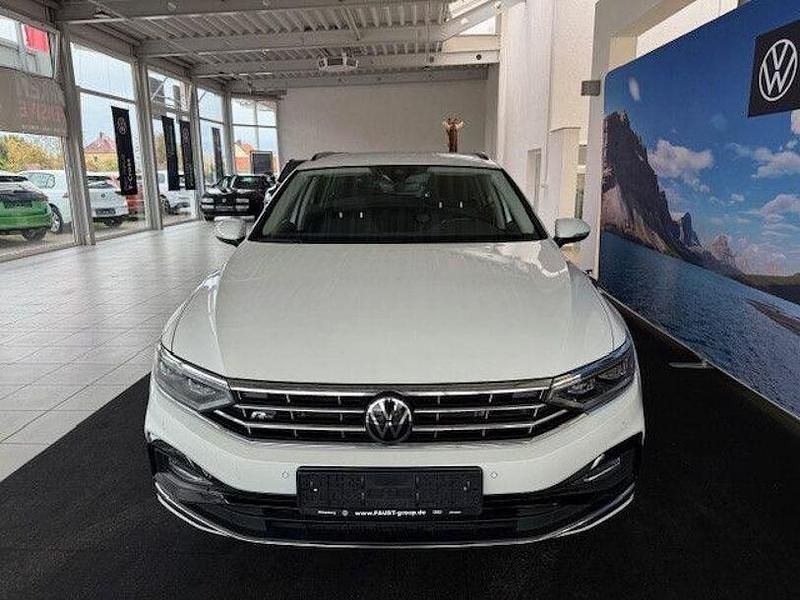 Gebraucht VW Passat Business 190 PS (139 kW) 2022 Weiß perleffekt Kombi