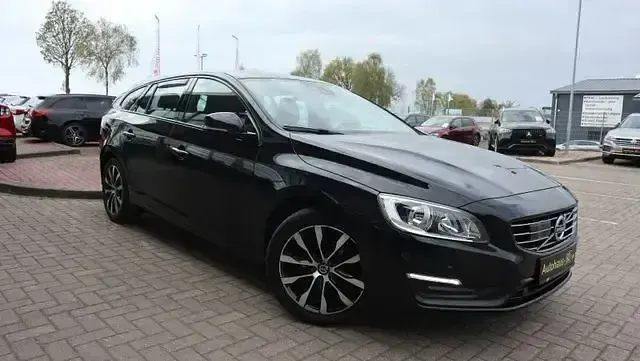 Gebraucht Volvo V60 Linje Svart 150 PS (110 kW) 2017 Schwarz Kombi
