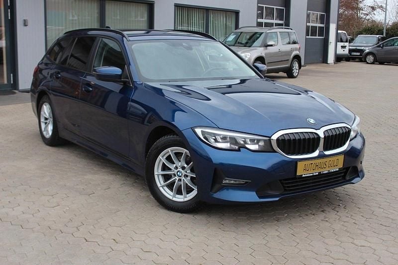 Gebraucht BMW 320 Advantage 190 PS (139 kW) 2019 Blau Kombi