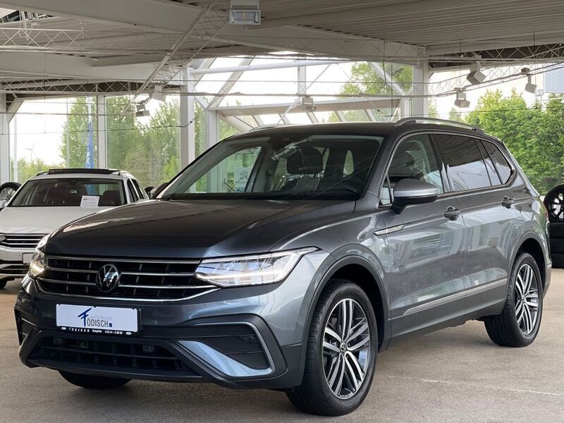 Grau Gebraucht 2022 VW Tiguan Allspace Life SUV | 32.880 € (Guter Preis) - Bild 1/4