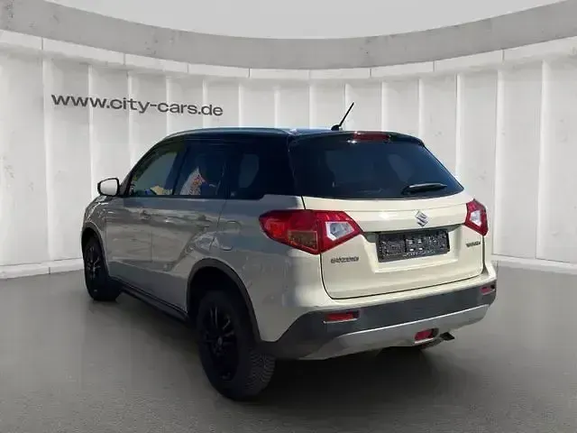 Gebraucht Suzuki Vitara Comfort 120 PS (88 kW) 2017 Beige SUV