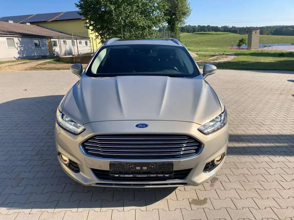 Gebraucht Ford Mondeo Titanium 150 PS (110 kW) 2015 Titangrau Kombi