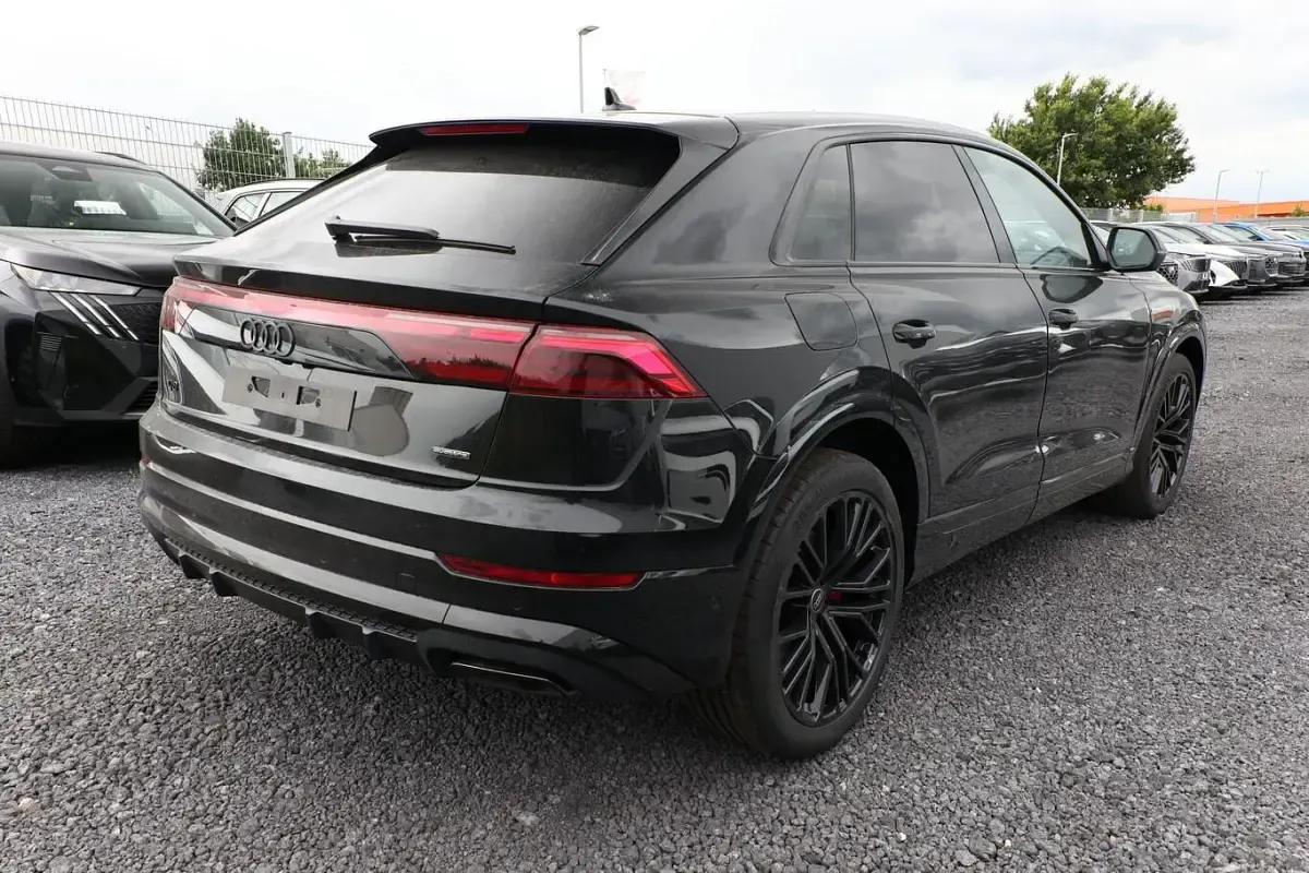 Neu Audi Q8 Design 286 PS (210 kW) 2026 Mythosschwarz metallic SUV