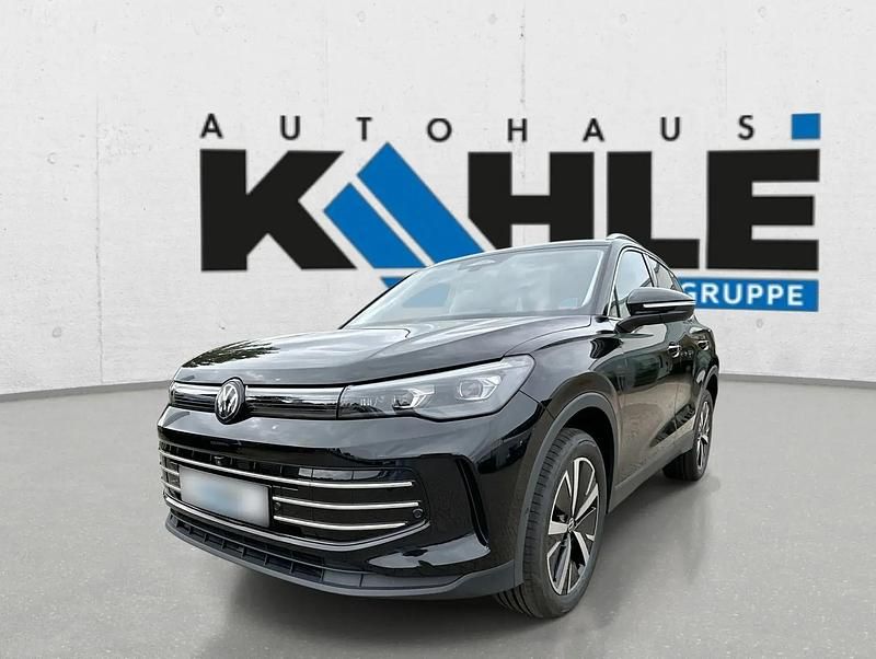 Grenadillschwarz Neu 2025 VW Tiguan Pro SUV | 59.829 € (Teuer) - Bild 1/4