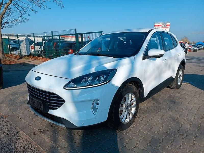Weiß Gebraucht 2020 Ford Kuga Titanium SUV | 11.900 € - Bild 1/4