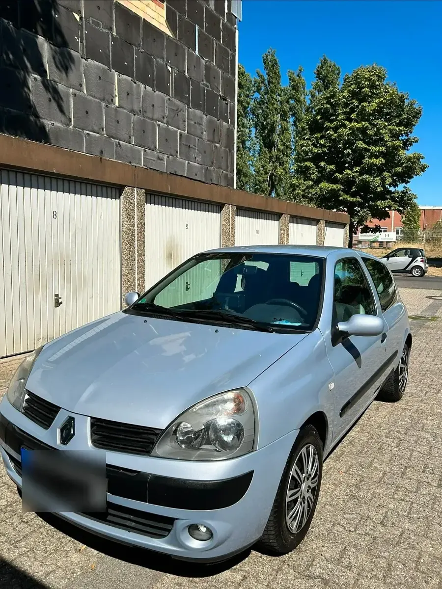 Gebraucht Renault Clio 75 PS (55 kW) 2004 Kleinwagen