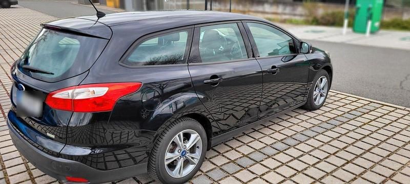 Gebraucht Ford Focus SYNC Edition 101 PS (74 kW) 2014 Schwarz Kombi