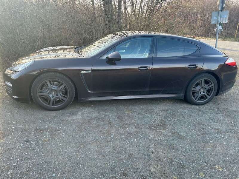 Braun Gebraucht 2011 Porsche Panamera 4 Limousine | 25.000 € (Fairer Preis) - Bild 1/4