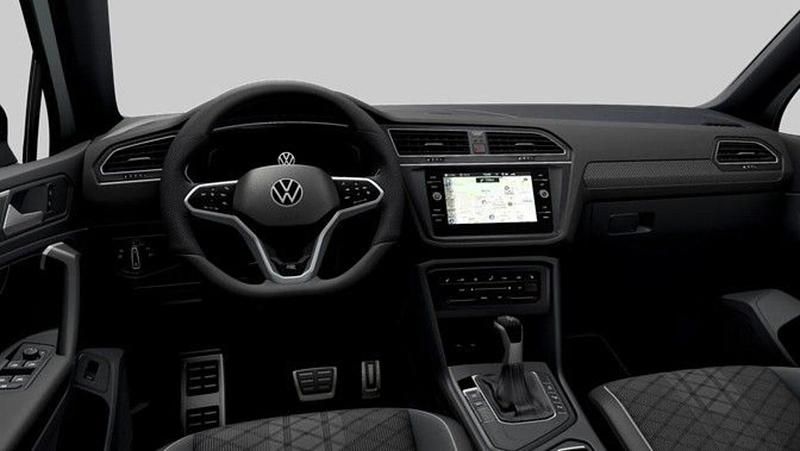 Gebraucht VW Tiguan R-line 150 PS (110 kW) 2023 Reflexsilber SUV