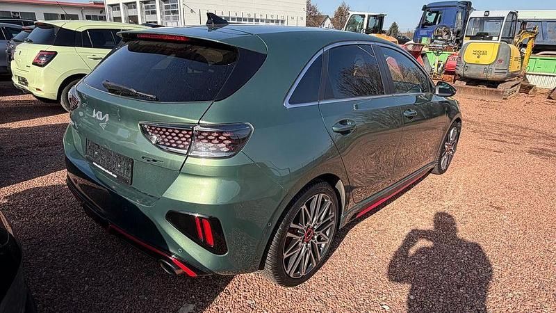 Gebraucht Kia Ceed GT GT 204 PS (150 kW) 2023 Experience green met. Limousine