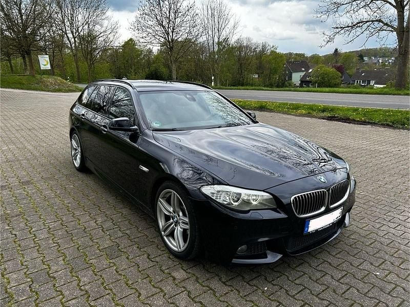 Schwarz Gebraucht 2013 BMW 530 M Sport Kombi | 12.500 € (Fairer Preis) - Bild 1/4
