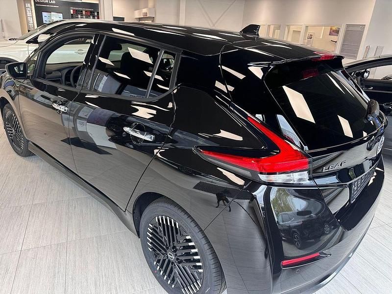 Gebraucht Nissan Leaf N-Connecta 110 kW (150 PS) 2024 Schwarz Kleinwagen