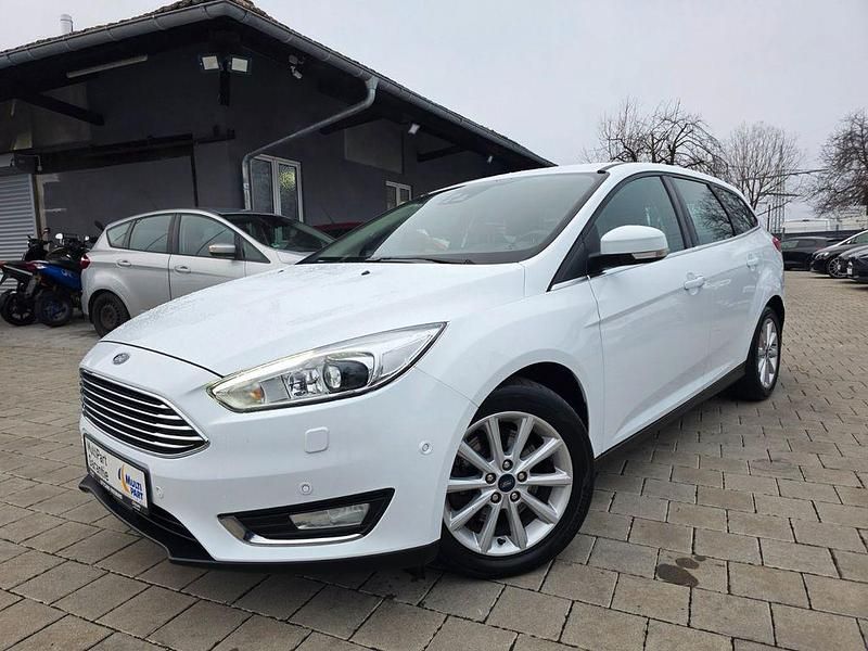 Weiß Gebraucht 2015 Ford Focus Titanium Limousine | 9.950 € (Guter Preis) - Bild 1/4