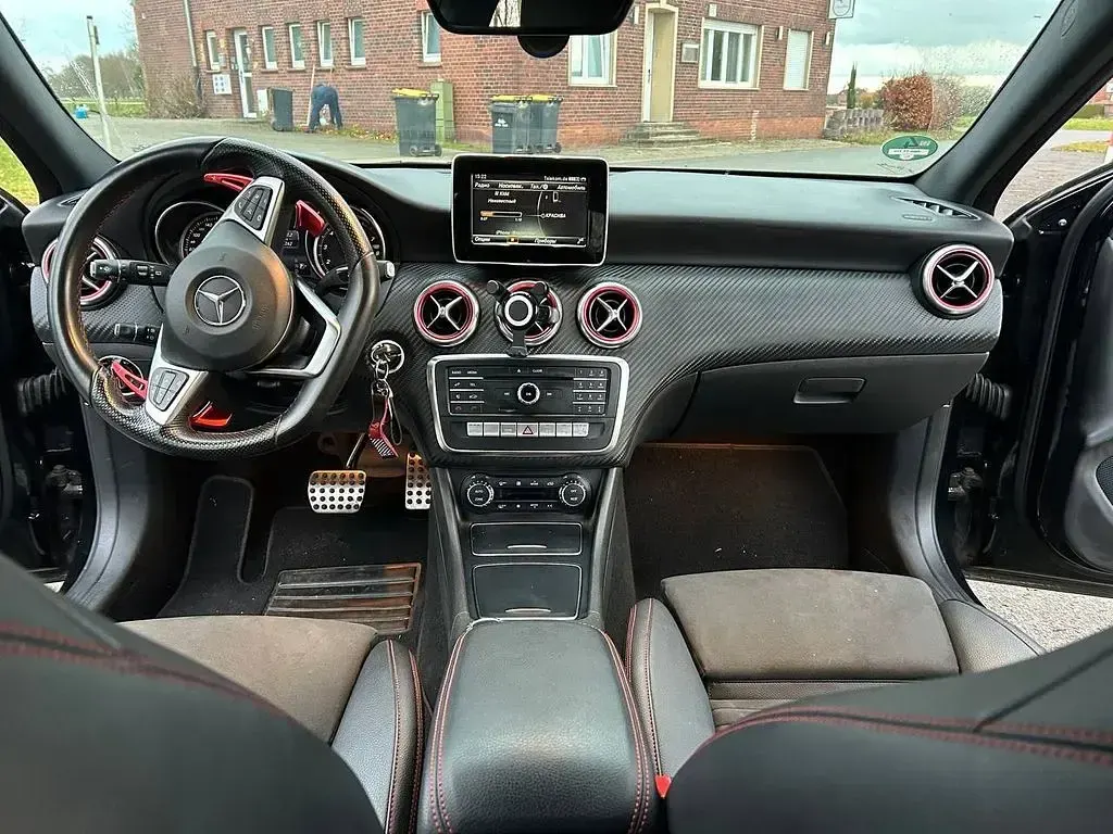 Gebraucht Mercedes A220 AMG 184 PS (135 kW) 2015 Schwarz Limousine