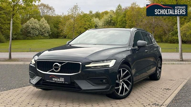 Grau Gebraucht 2019 Volvo V60 Momentum Kombi | 25.990 € (Etwas zu teuer) - Bild 1/4
