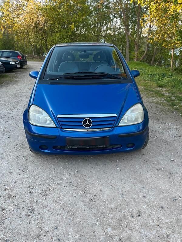 Blau Gebraucht 2000 Mercedes A160 Limousine | 990 € (Guter Preis) - Bild 1/4