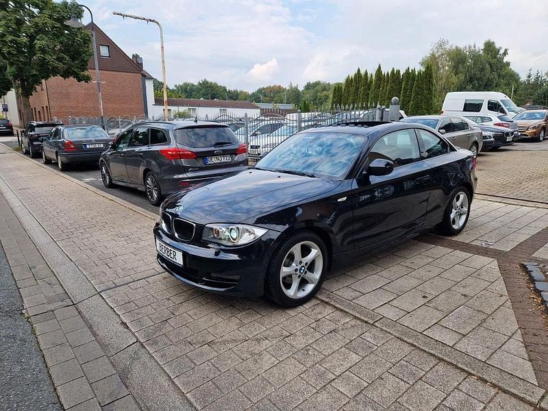 Schwarz Gebraucht 2010 BMW 118 Kleinwagen | 11.950 € - Bild 1/4