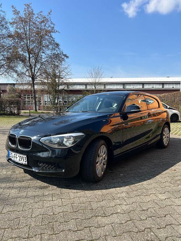 Gebraucht BMW 114 102 PS (75 kW) 2013 Schwarz Kleinwagen