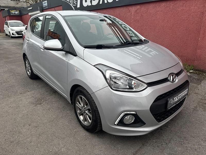 Gebraucht Hyundai i10 YES! 87 PS (63 kW) 2016 Grau Kleinwagen
