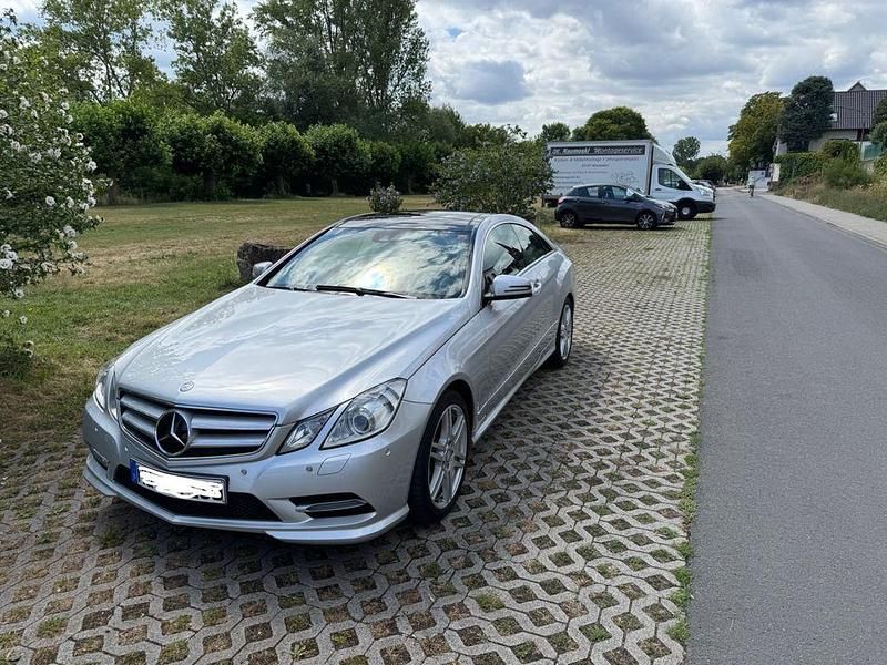 Gebraucht Mercedes E350 265 PS (194 kW) 2013 Silber Coupé