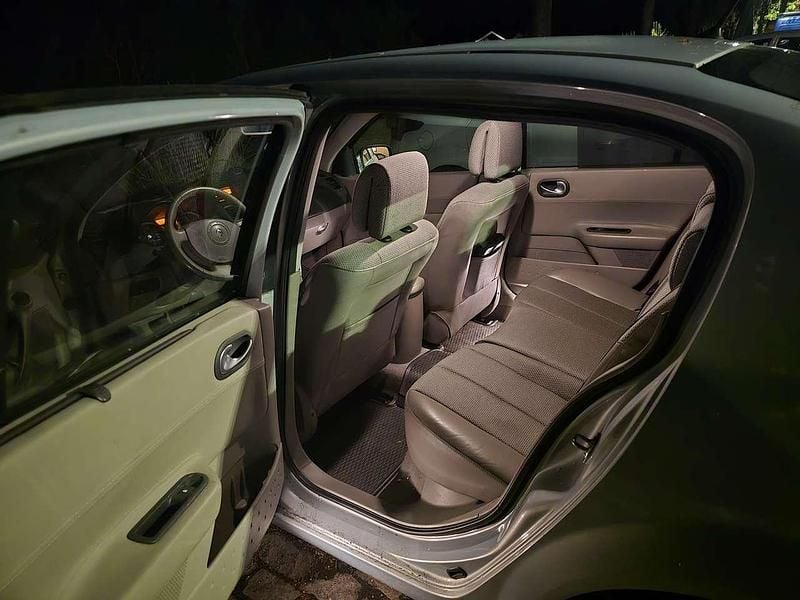 Second-hand Renault Mégane II Dynamique 135 CP (99 kW) 2004 Verde Berlinǎ