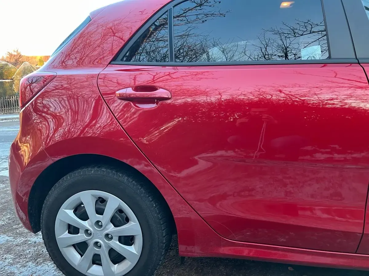 Gebraucht Kia Rio DREAM-TEAM Edition 99 PS (72 kW) 2017 Rot Kleinwagen
