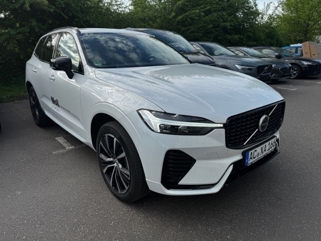Gebraucht Volvo XC60 Plus 197 PS (144 kW) 2023 Platinum grey metallic SUV