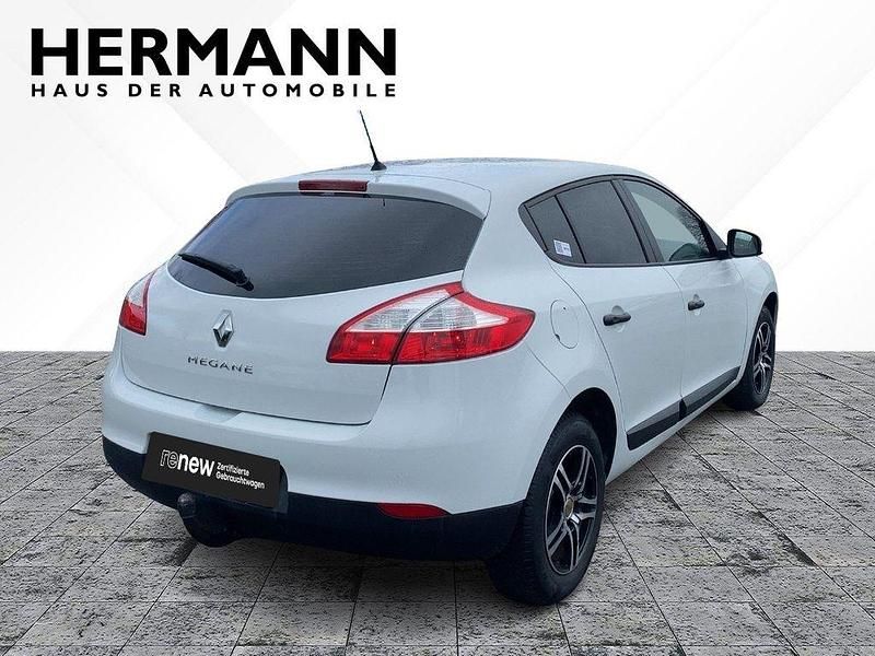 Gebraucht Renault Mégane Authentique 101 PS (74 kW) 2013 Weiß Limousine