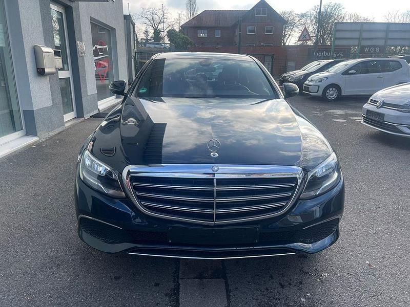 Gebraucht Mercedes E200 184 PS (135 kW) 2017 Kallaitblau Limousine