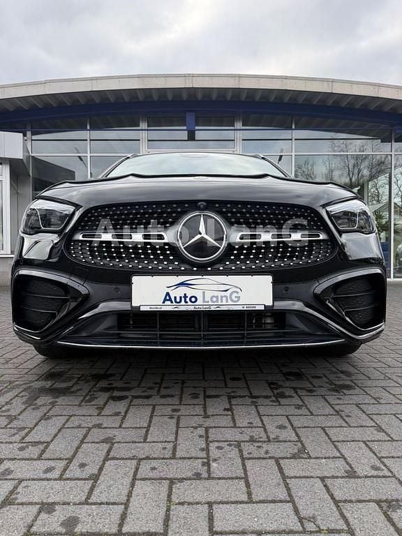Gebraucht Mercedes GLA200 AMG line 163 PS (119 kW) 2024 Schwarz SUV