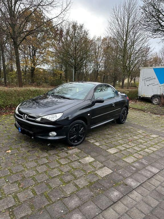 Gebraucht Peugeot 206 CC 109 PS (80 kW) 2004 Schwarz Cabrio